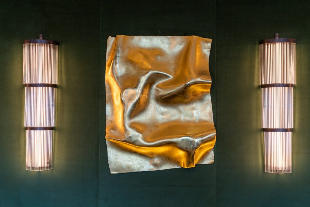Gold Flag CS 039 (2022). Gold leaves and resin on special support. Installed in AKI's former bank building. Courtesy of Galerie nächst St. Stephan Rosemarie Schwarzwälder.